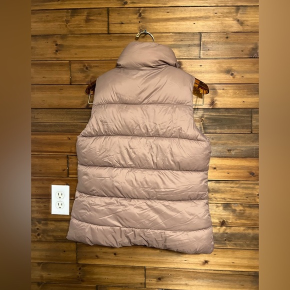 Old Navy puffer vest size small color dusty rose - Picture 3 of 7